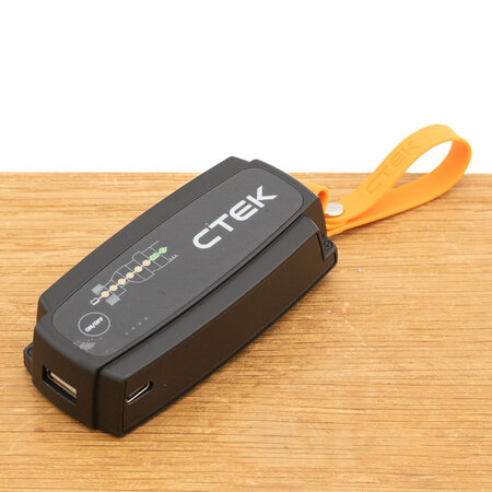 CTEK MXS 3.8  Power Kit (12V / 0,8A - 3,8A)