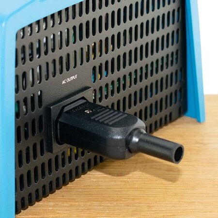 Victron Phoenix 24/1200 DC/AC Omvormer - IEC contactdoos