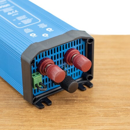Victron Orion 24/12-80A non isolated met binding posts IP20