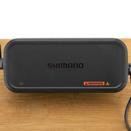 Shimano STEPS acculader EC-E8004 -Spatwaterdicht (IPX5) - inclusief netsnoer