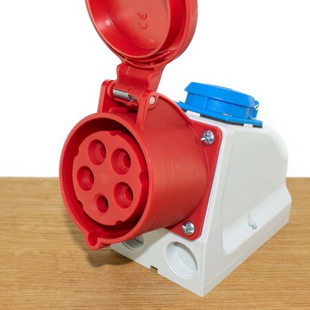 ABL ABL CEE combi wandcontactdoos 16A 5-polig 400V met geïntegreerde 230V Schuko-contactdoos, IP44, voorgemonteerd en intern bedraad
