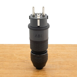 ABL ABL Professional geaarde stekker (100000068) SCHUKO/Frans-Belgisch 16A IP54 zwart