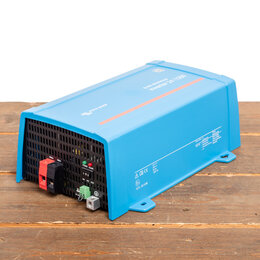 Victron Phoenix 24/1200 Omvormer - IEC contactdoos