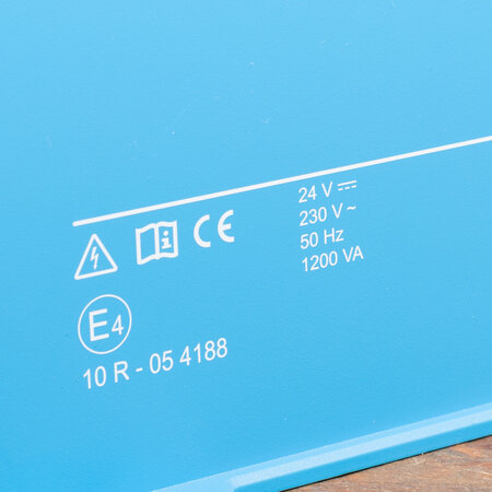 Victron Phoenix 24/1200 DC/AC Omvormer - IEC contactdoos