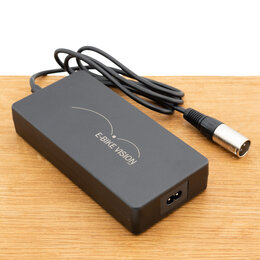 E-Bike Vision fiets acculader 29.4V 5A XLR 3-polig