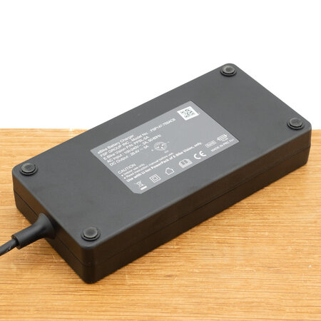 E-Bike Vision fiets acculader 29.4V 5A XLR 3-polig