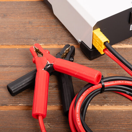 GYS multifunctionele acculader met voeding GYSFLASH 100.12 HF | 100A | 2.5M kabels