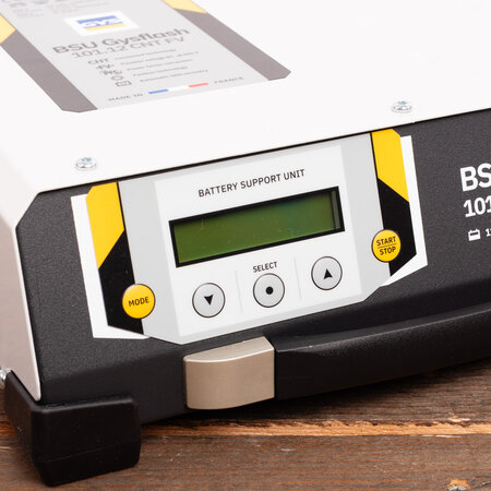 GYS acculader met voeding GYSFLASH 101.12 CNT | USB / SMC | 100A | 2.5M kabels