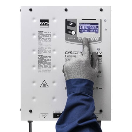 GYS GYSFLASH 148.12 CNT FV 12V 145A acculader en Battery Support Unit