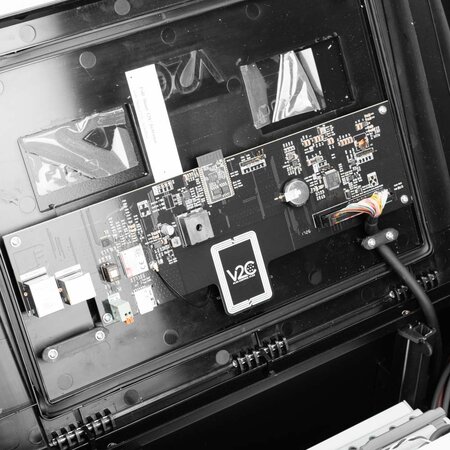 V2C Alva dubbele slimme laadpaal tot 22kW per aansluiting met 4G, RFID en OCPP