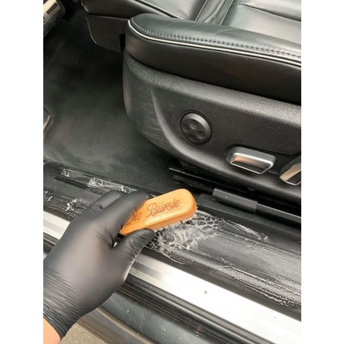 Die Bürste -  in Handarbeit hergestellt