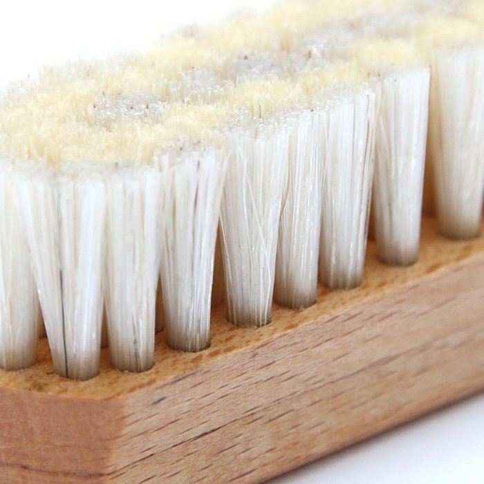 Die Bürste -  in Handarbeit hergestellt