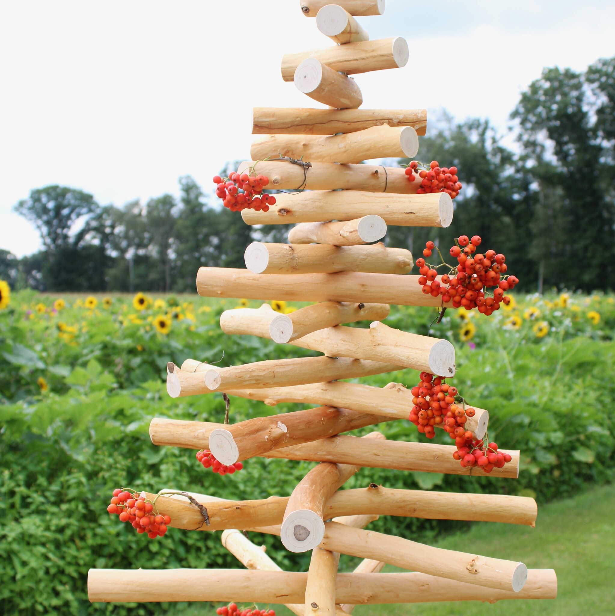 Houten kerstboom lijsterbes rond