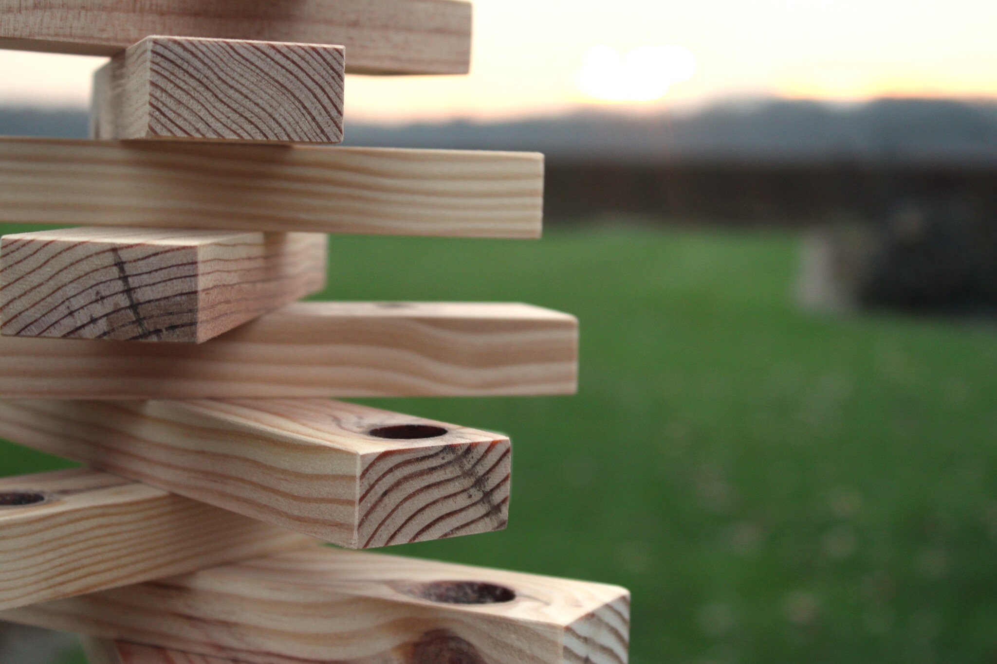 Houten kerstboom grenen met noesten