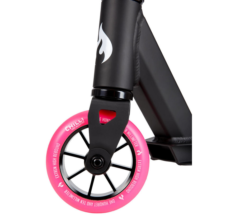 Chilli Stuntstep Chilli base Black/Pink 110 mm