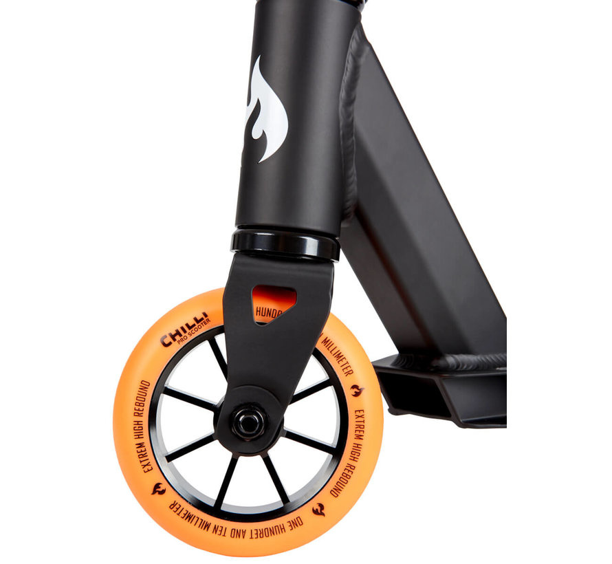 Chilli Stuntstep Chilli base Black/Orange 110 mm