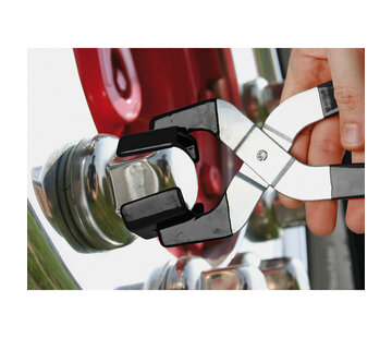 Pliers/puller for wheel nut caps