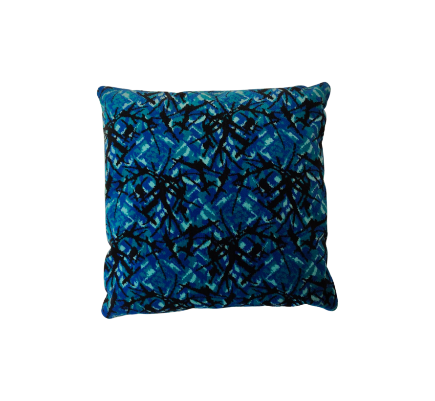 Danish plush cushion – red / blue – 37x37 cm