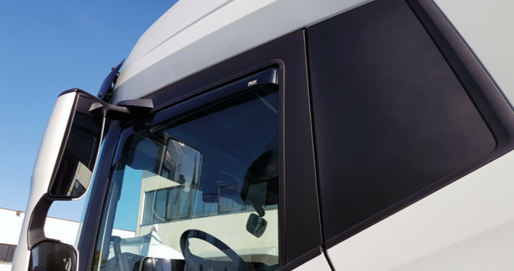 Windgeleiders voor vrachtwagens: meer comfort, minder lawaai en rijden in alle weersomstandigheden