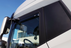 Windgeleiders voor vrachtwagens: meer comfort, minder lawaai en rijden in alle weersomstandigheden