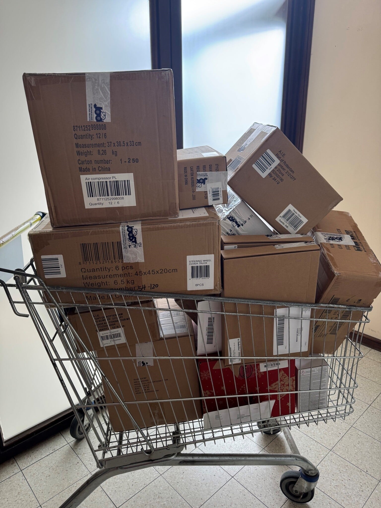 herbruikte dozen bij Joostshop