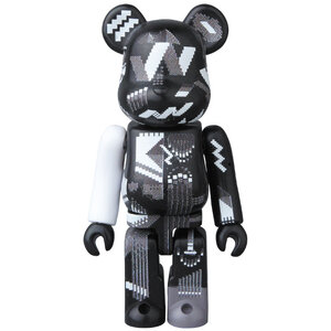 Medicom Toys Artist (Hermippe Pixel Art) 2.08% - Bearbrick series 37