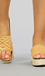 Camel Plateau Slippers met Grafische Band