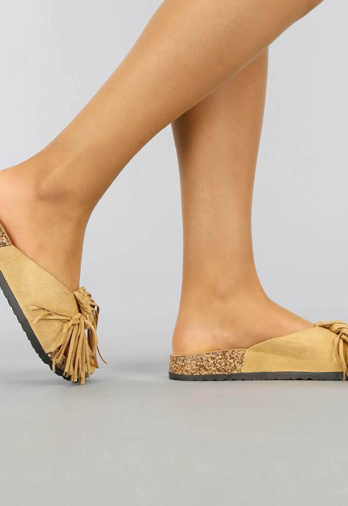 Camel Suède-Look Slippers met Franje