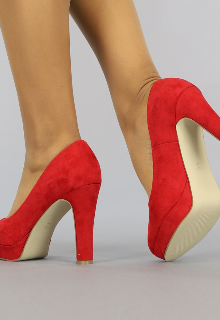 Rode Suède-Look Pumps met Plateau