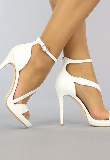 Witte Stiletto Sandaletten met Schuine Bandjes