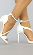 Witte Stiletto Sandaletten met Schuine Bandjes