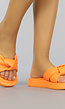 Oranje Lederlook Slippers met Knoopdetail