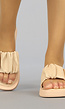 Nude Slippers met Geplooide Band