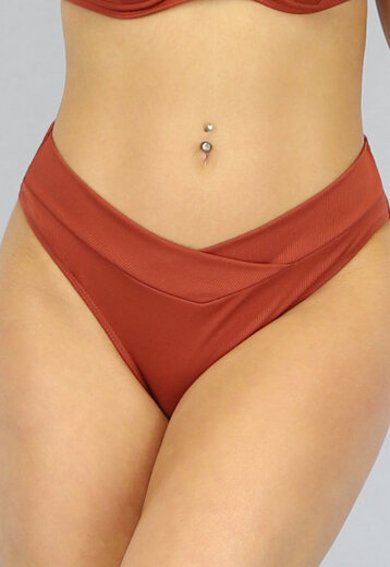 BF2023 Classic Roestbruin Rib Bikinibroekje met Crossover