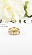 Gouden Grove Ring met  C Details