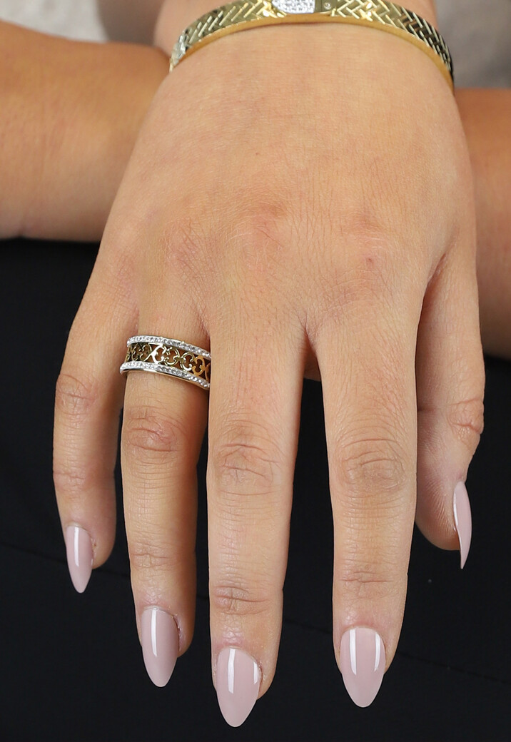 Gouden Grove Ring met  C Details