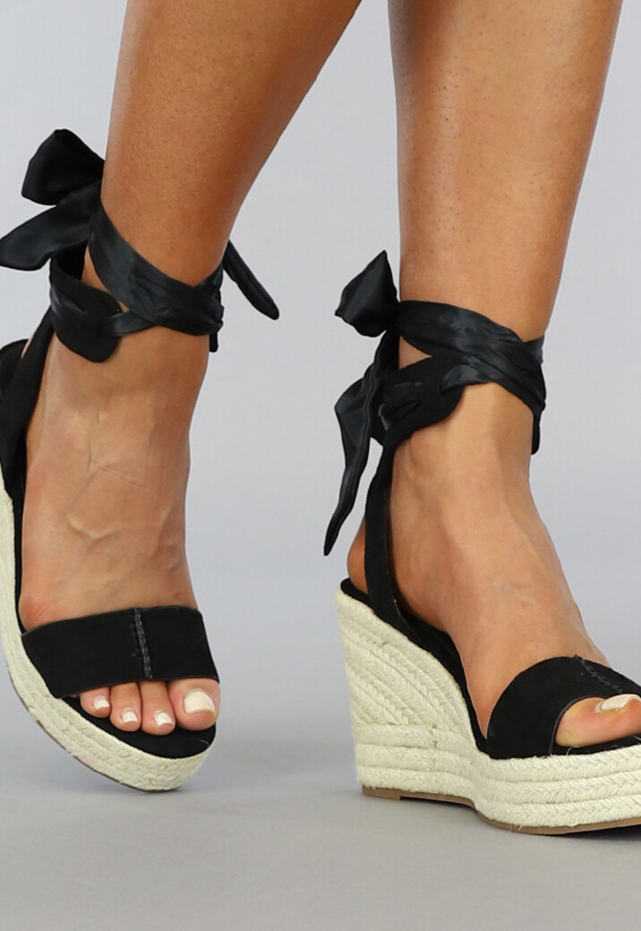 Zwarte Boho Sleehak Sandaletten met Strikdetail