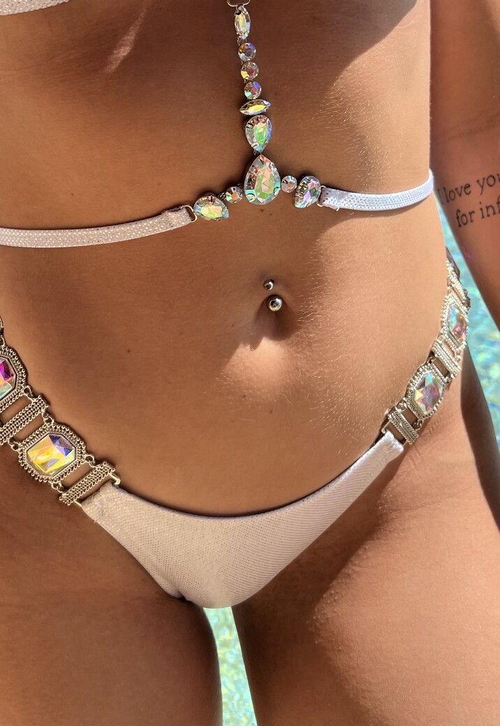 Cheeky Zilveren Bikinibroekje met Steentjes