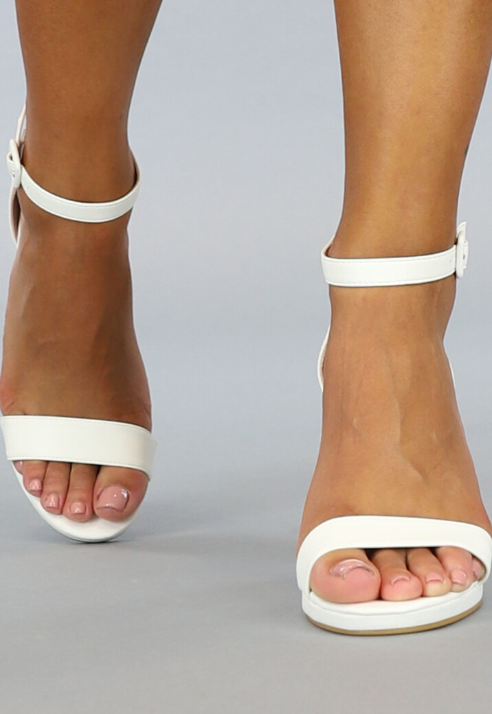 Witte Lederlook Sandaletten met Blokhak