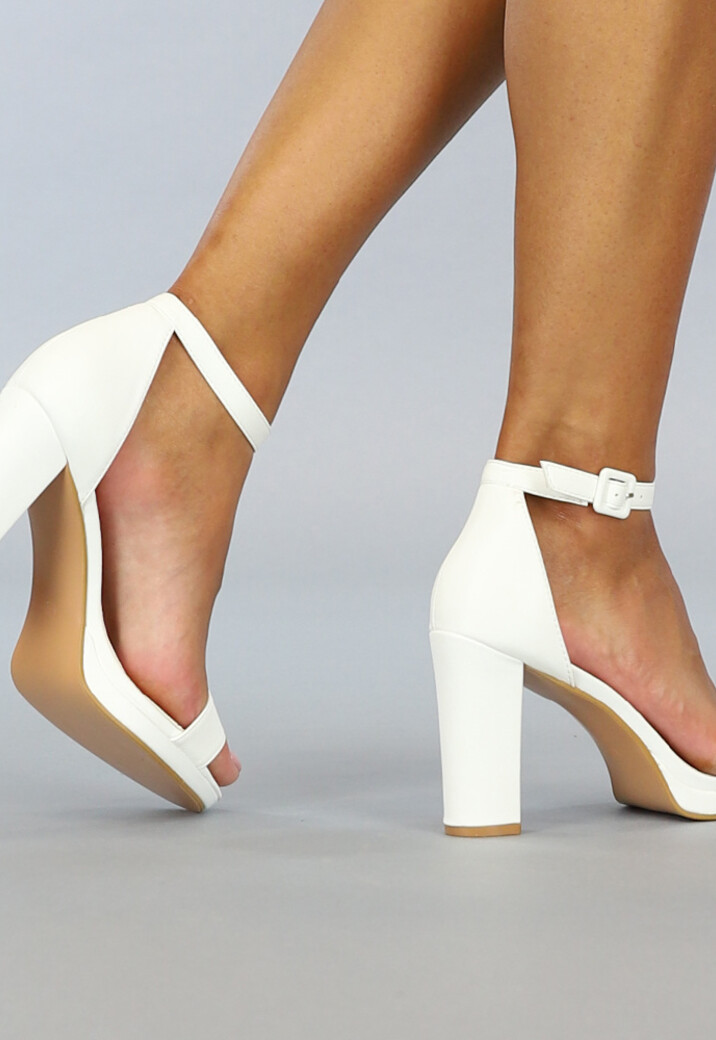 Witte Lederlook Sandaletten met Blokhak