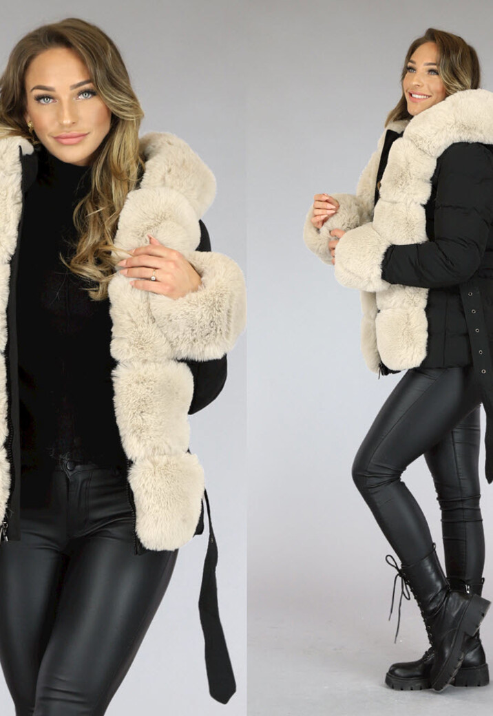 Korte Zwarte Winterjas met Beige Bont