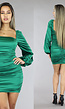 Groene Satijnen Bodycon Jurk met Gepofte Mouwen en Geplooid Detail