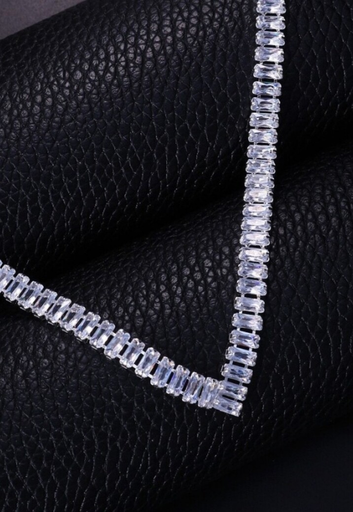 Zilveren Diamanten Hals Ketting met V-Vorm