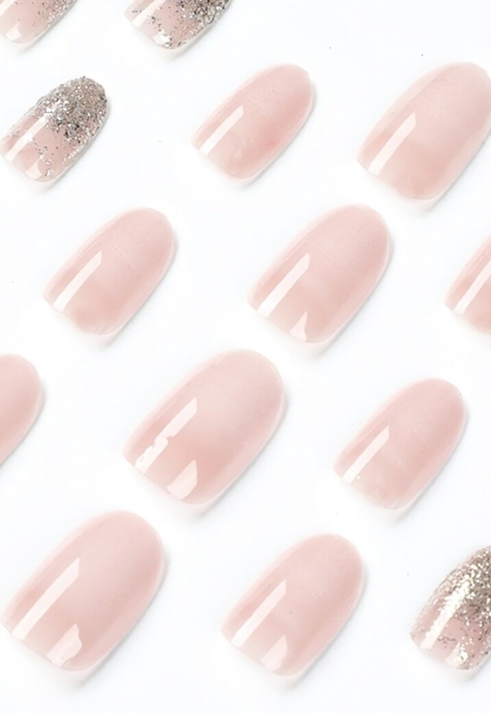 Ovaal Nude Nepnagels met Glitter