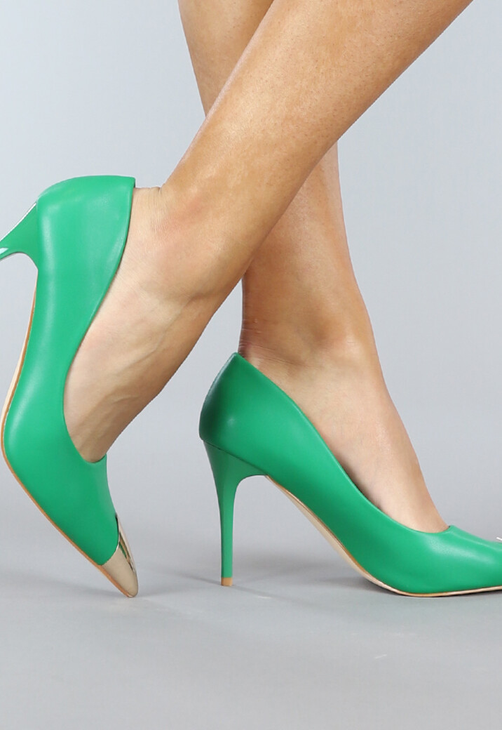 Spitse Groene Lederlook Pumps met Gouden Neus