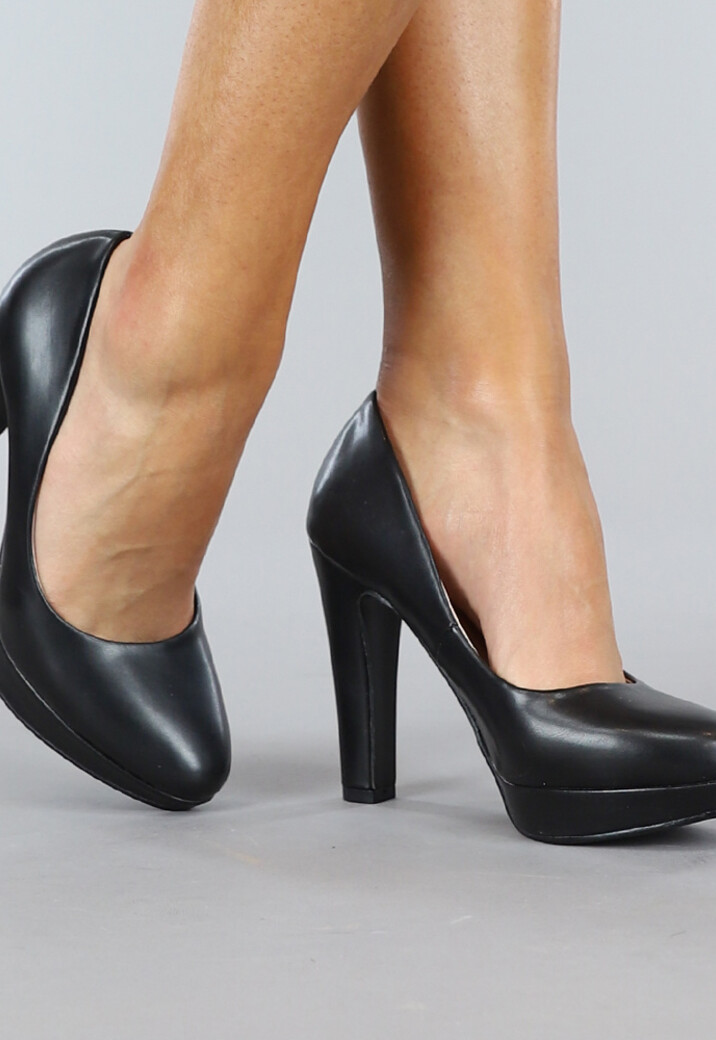 Zwarte Lederlook Pumps met Plateau