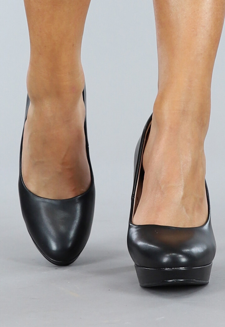 Zwarte Lederlook Pumps met Plateau