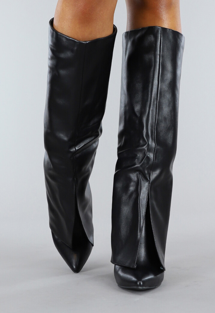 Lange Zwarte Gevouwen Laarzen met Spitse Neus