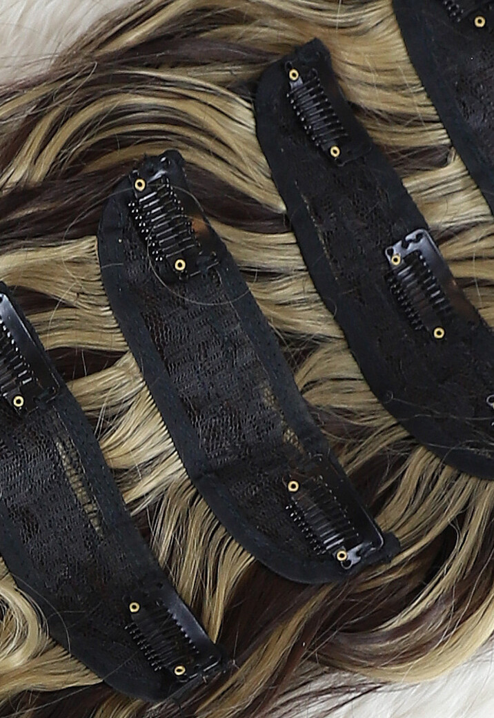 Donkerblonde Clip-In Extensions met Slag