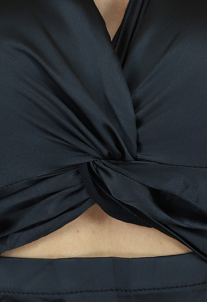 Zwarte Geplooide Satin Jurk met Twistdetail